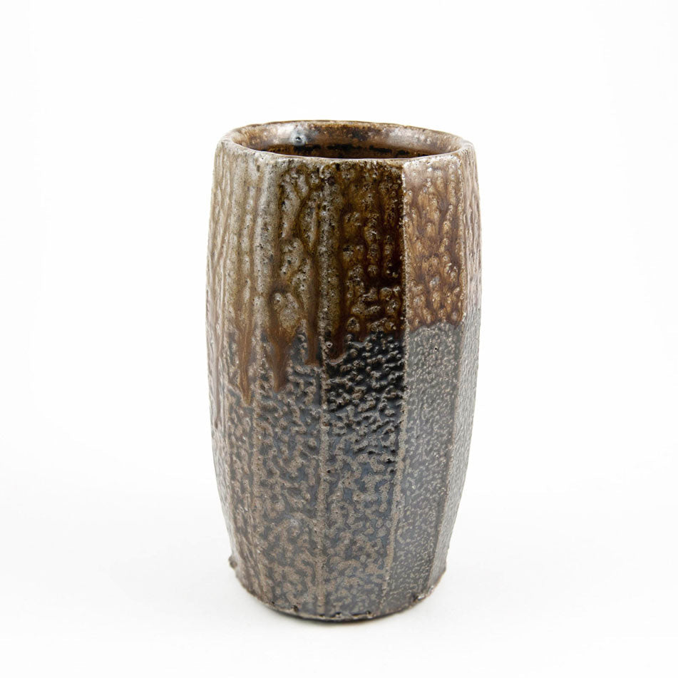 Vase cylindrique à facettes – Émail cendre et sel