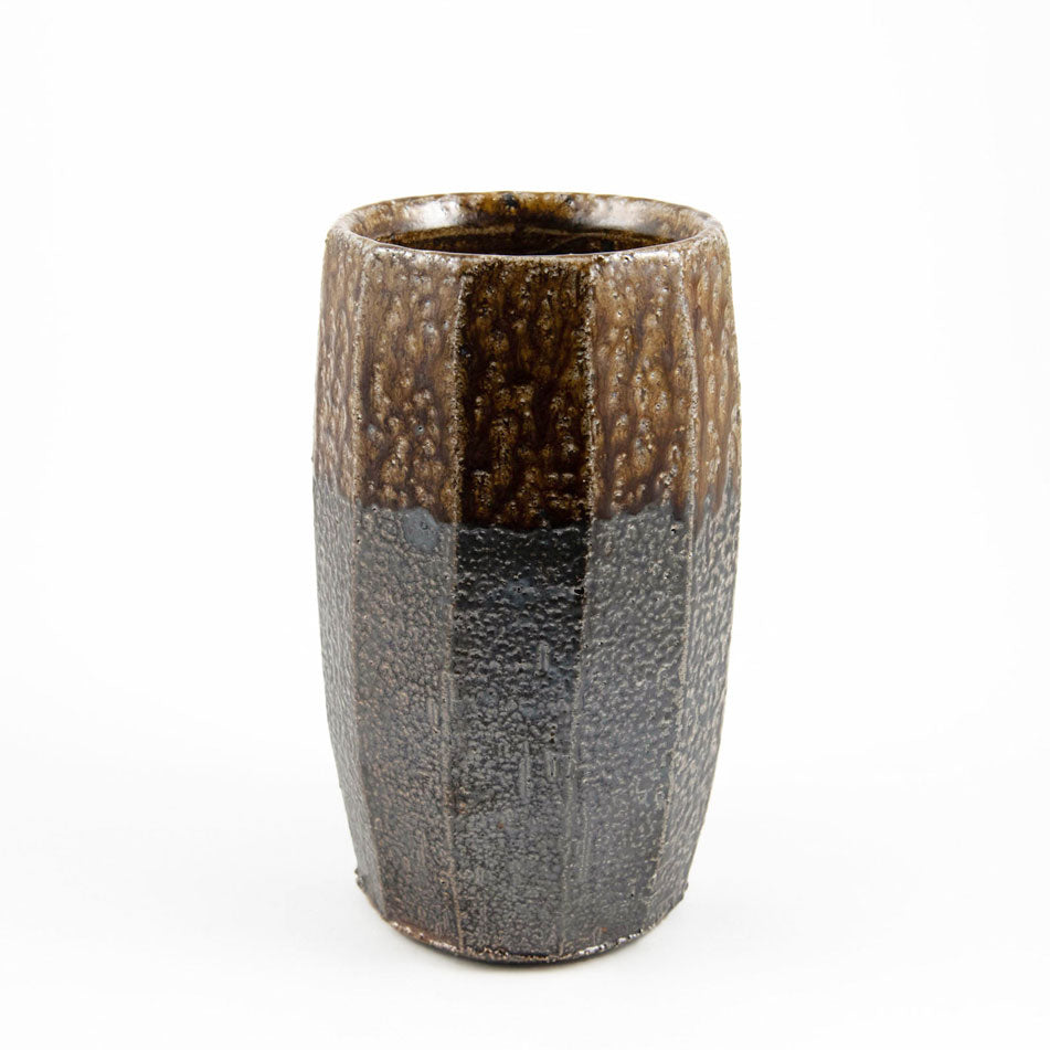 Vase cylindrique à facettes – Émail cendre et sel