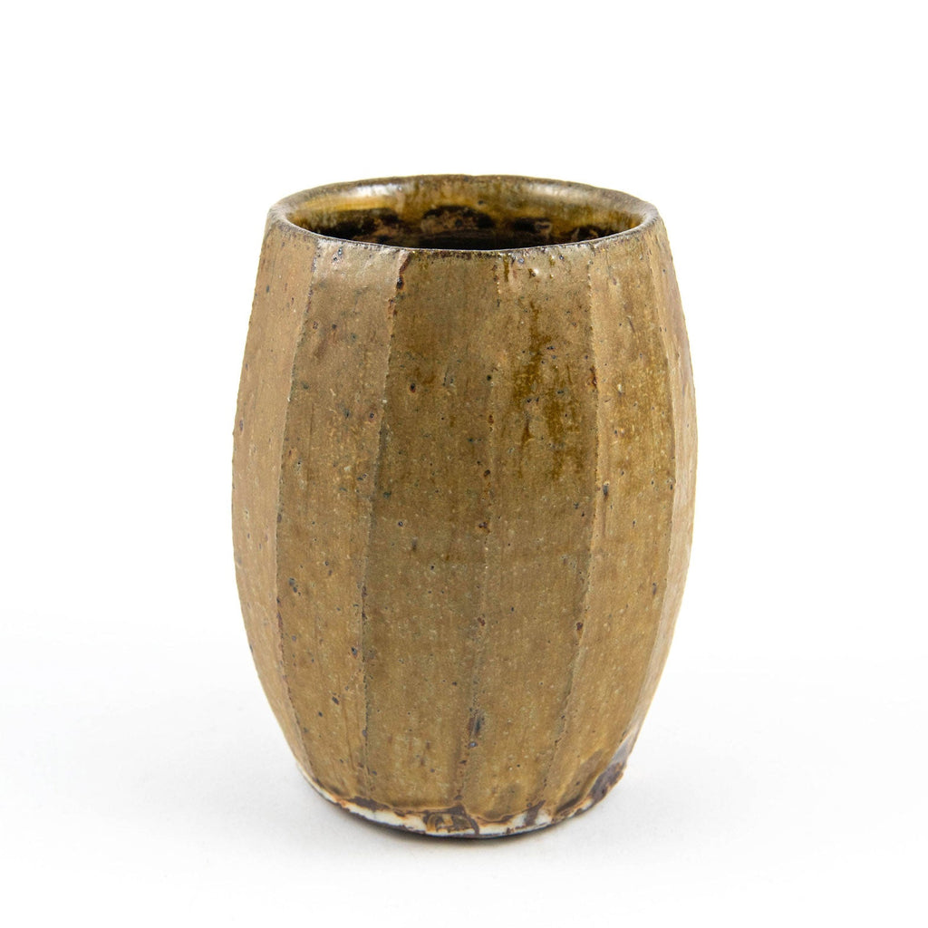 Vase cylindrique à facettes – Barbotine de porcelaine gris ambre