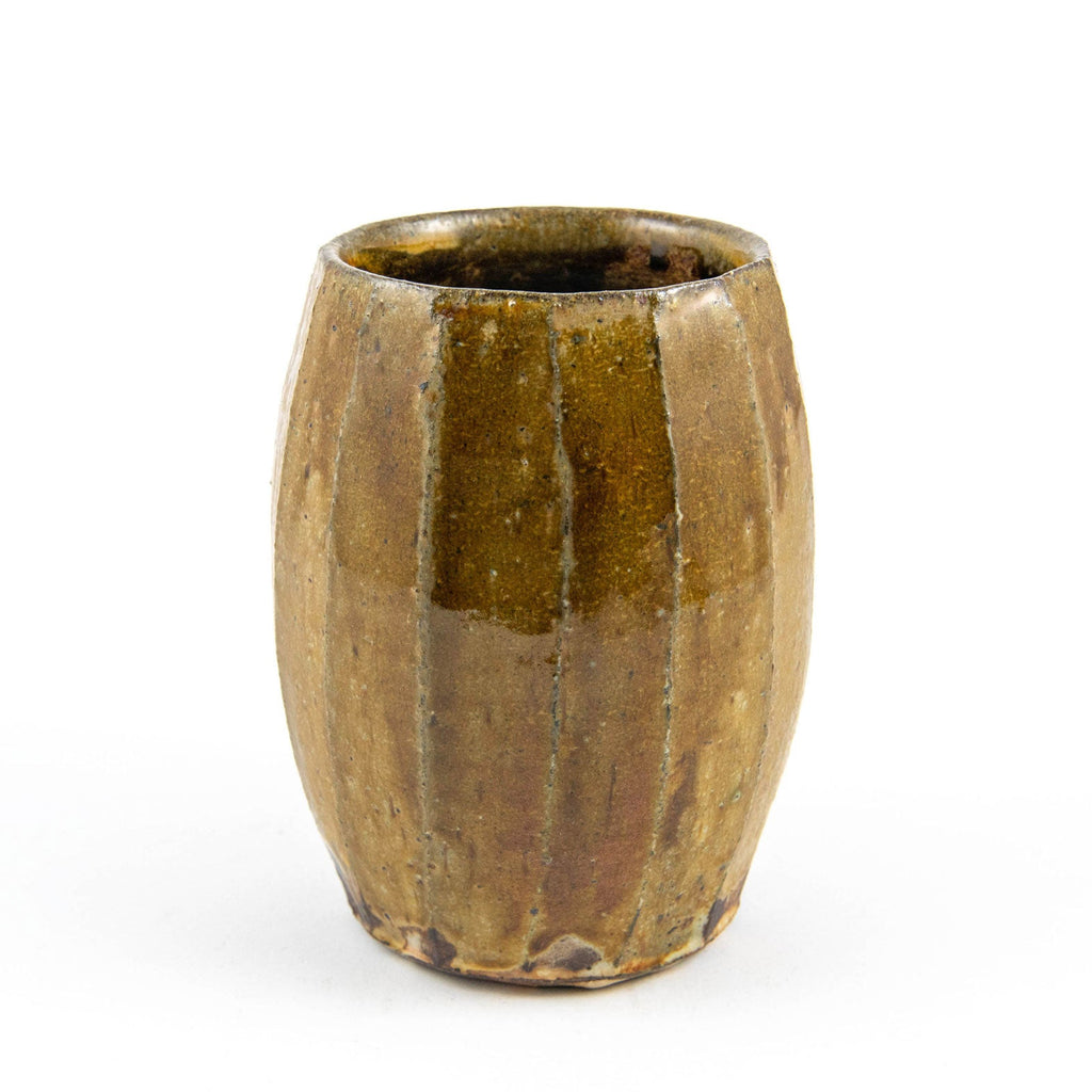 Vase cylindrique à facettes – Barbotine de porcelaine gris ambre