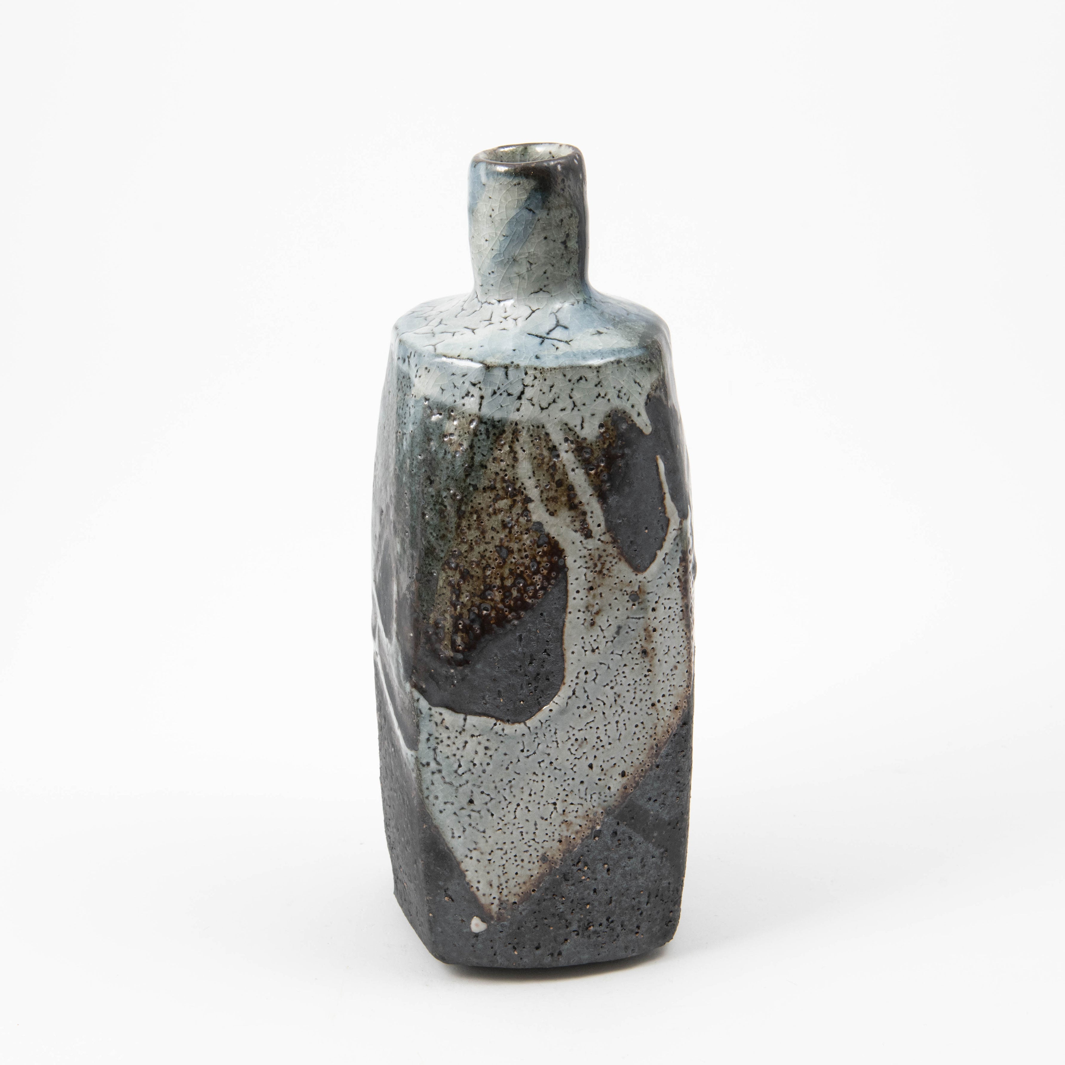Bouteille haute – Grès Shino bleu