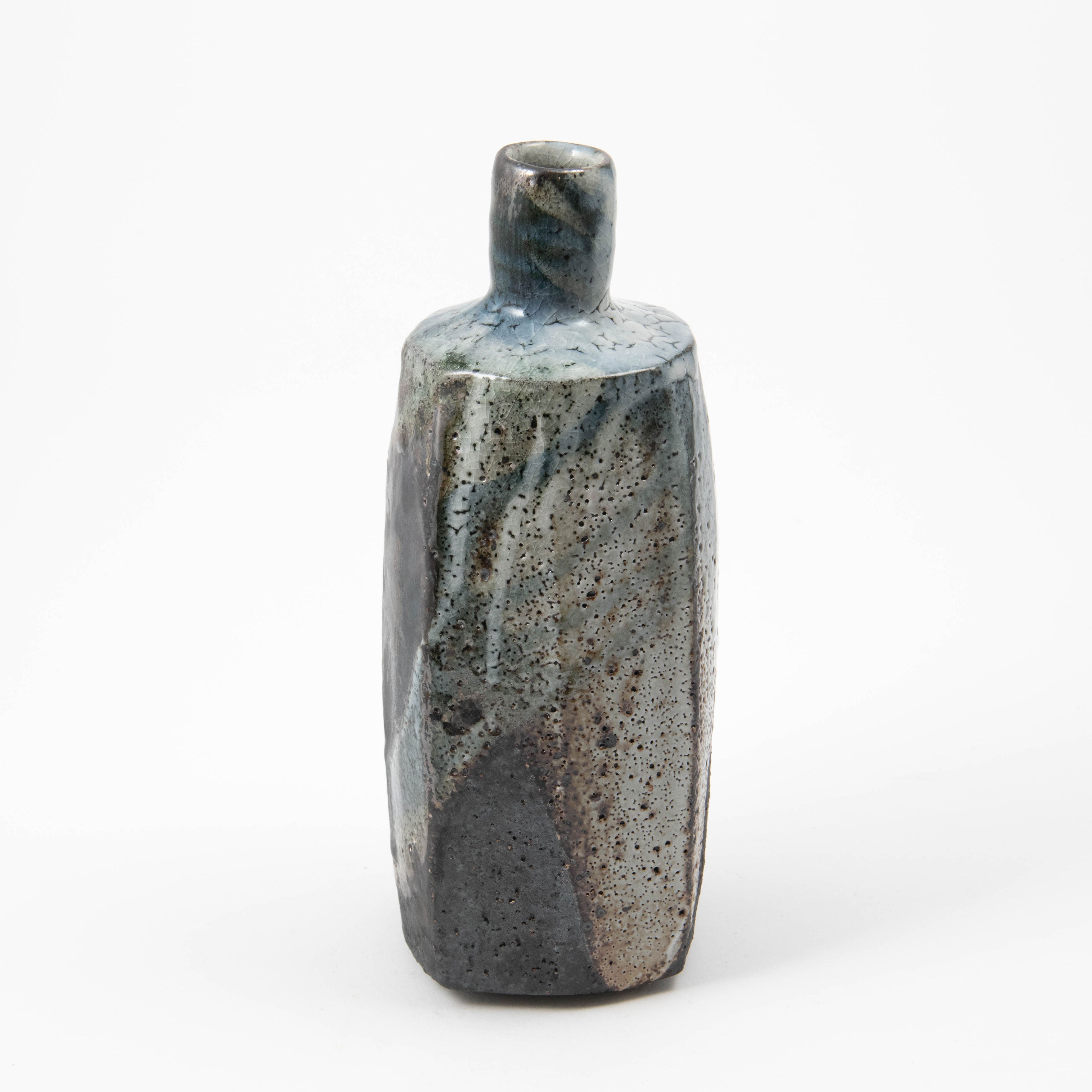 Bouteille haute – Grès Shino bleu